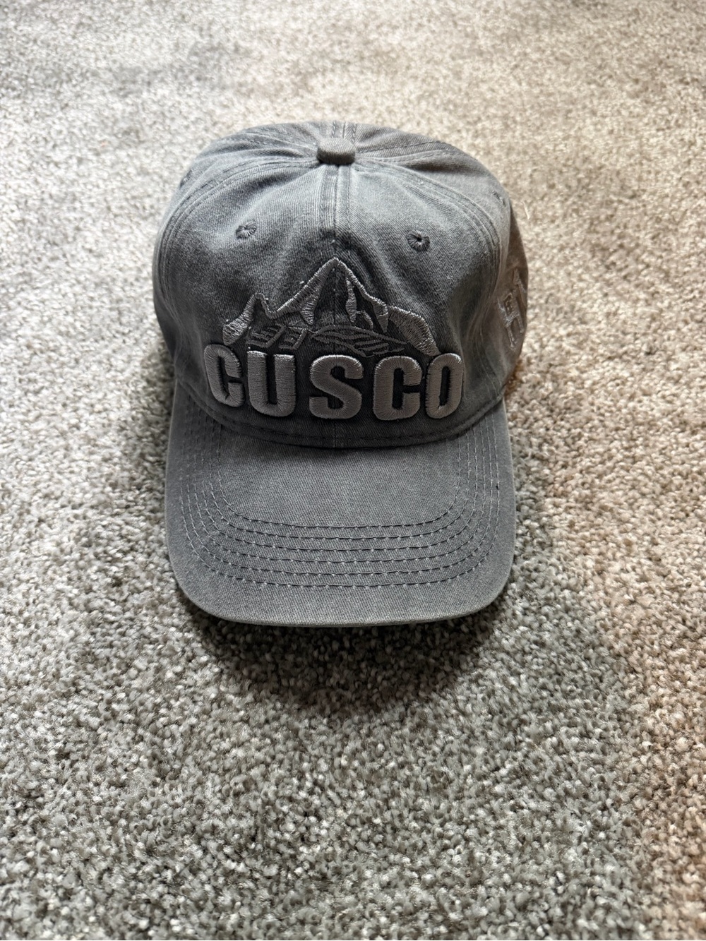 CUSCO Embroidered Mountain Baseball Cap - Gray
